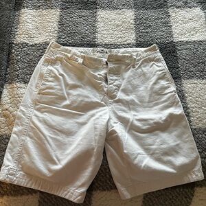 Hollister White Flat Front Shorts Relaxed Fit
